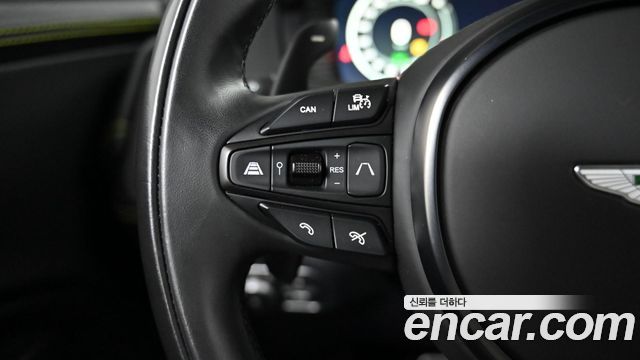 Aston Martin DBX 2023 — photo 18