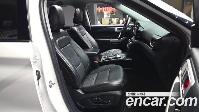 Ford Explorer 2020 — photo 17