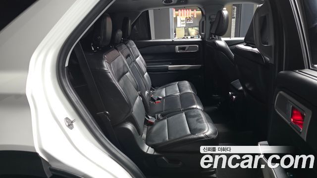 Ford Explorer 2020 — photo 18
