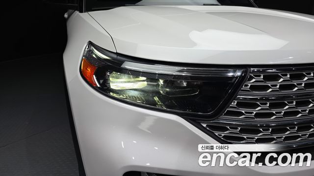 Ford Explorer 2020 — photo 8