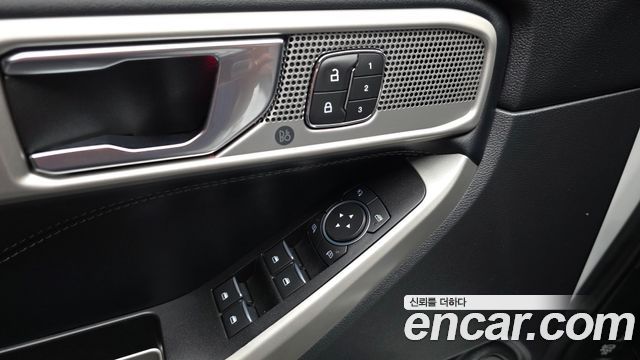 Ford Explorer 2020 — photo 30