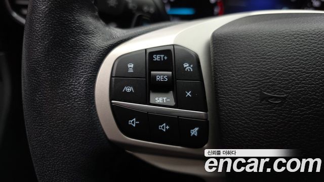 Ford Explorer 2020 — photo 31