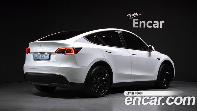 Tesla Model Y 2021 — photo 2