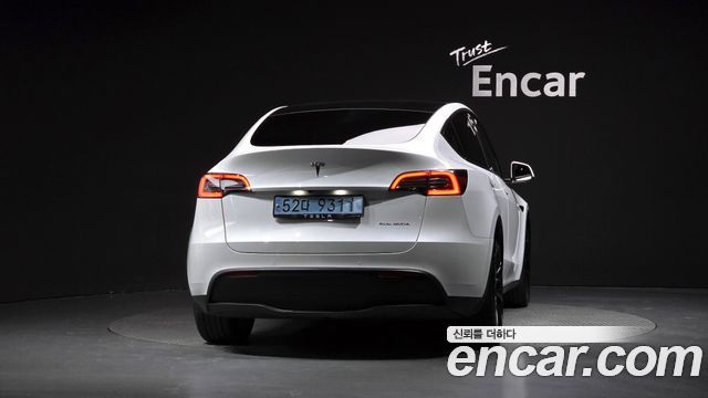 Tesla Model Y 2021 — photo 4