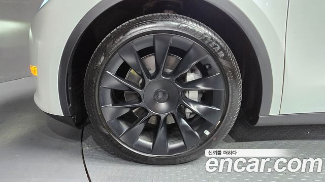 Tesla Model Y 2021 — photo 5