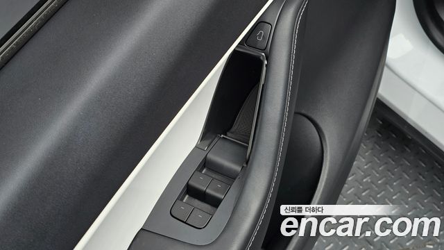 Tesla Model Y 2021 — photo 24