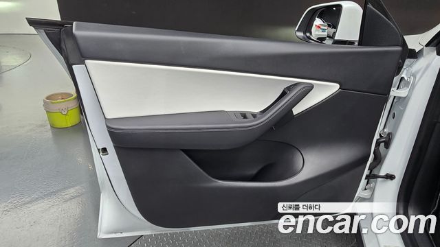 Tesla Model Y 2021 — photo 14