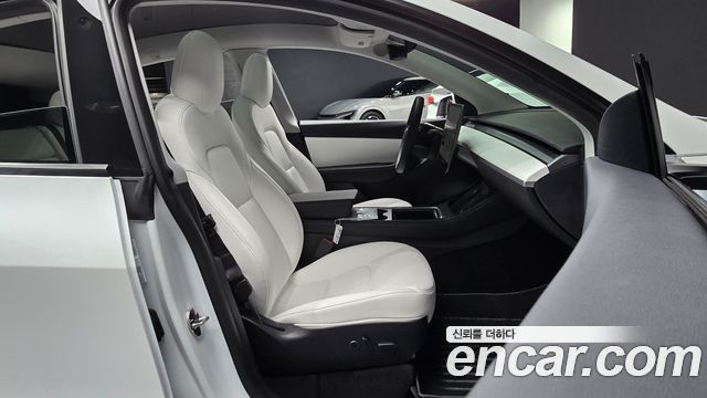 Tesla Model Y 2021 — photo 16