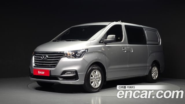 Hyundai Starex 2021 — photo 1