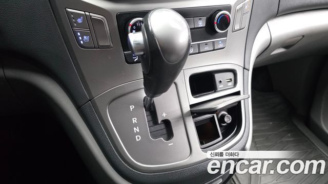 Hyundai Starex 2021 — photo 12