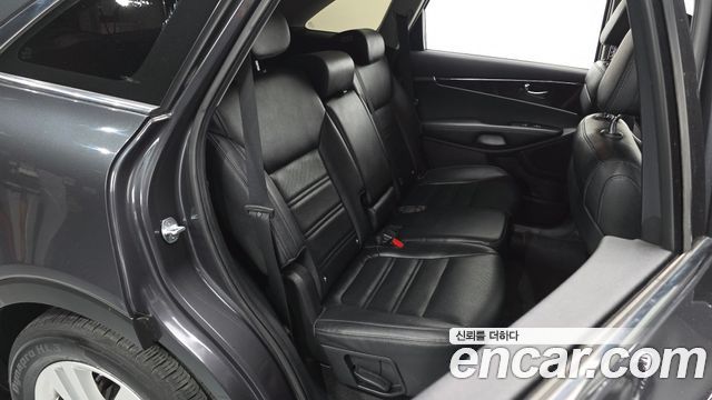 Kia Sorento 2016 — photo 11