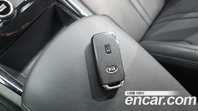 Kia K5 2021 — photo 25