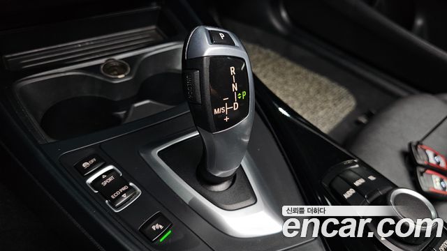 BMW 1-Series 2017 — photo 9