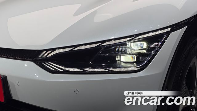 Kia EV6 2023 — photo 8