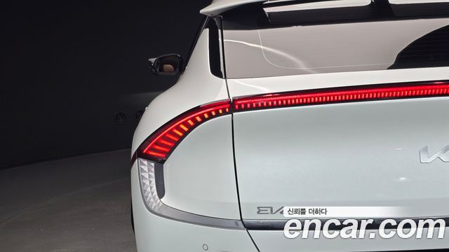 Kia EV6 2023 — photo 9