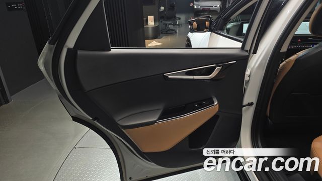 Kia EV6 2023 — photo 15