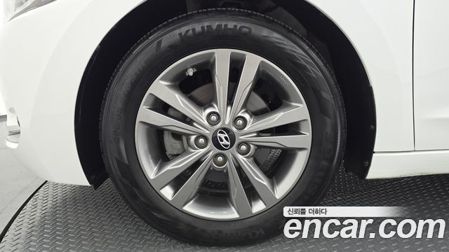 Hyundai AVANTE 2016 — photo 5