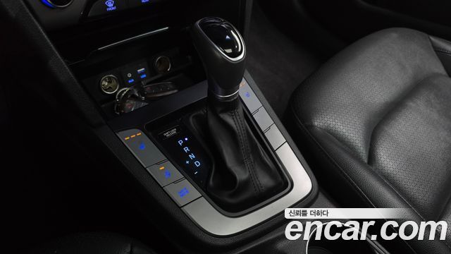 Hyundai AVANTE 2016 — photo 9