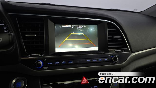 Hyundai AVANTE 2016 — photo 15