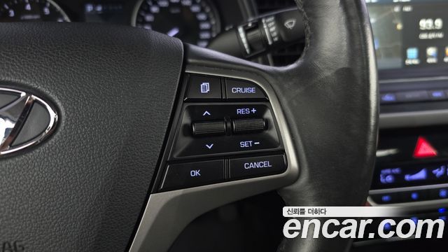 Hyundai AVANTE 2016 — photo 17