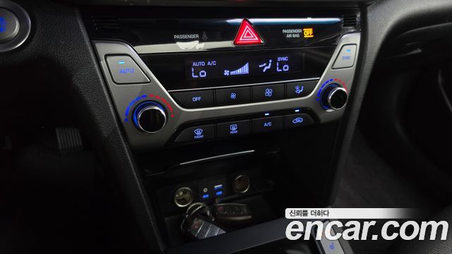 Hyundai AVANTE 2016 — photo 18