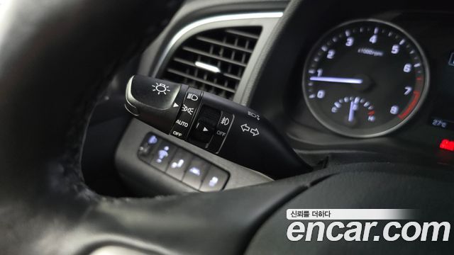 Hyundai AVANTE 2016 — photo 19