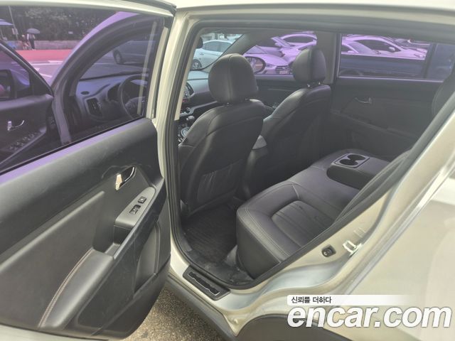 Kia Sportage 2012 — photo 16