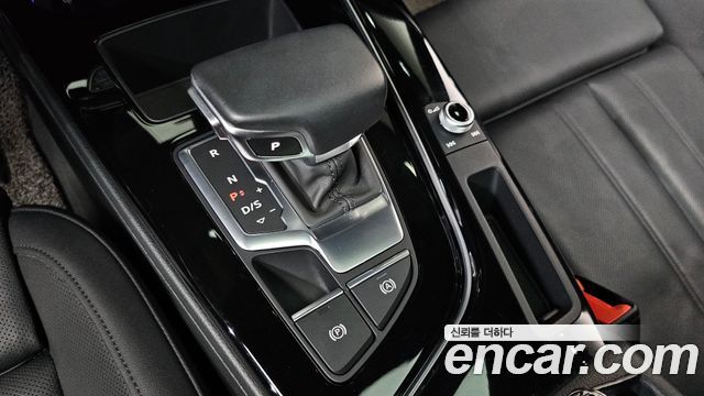 Audi A4 2020 — photo 12