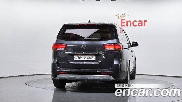 Kia Canival 2015 — photo 4