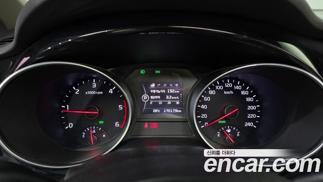 Kia Canival 2015 — photo 11