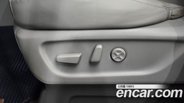 Kia Canival 2015 — photo 24