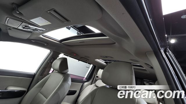 Kia Canival 2015 — photo 26
