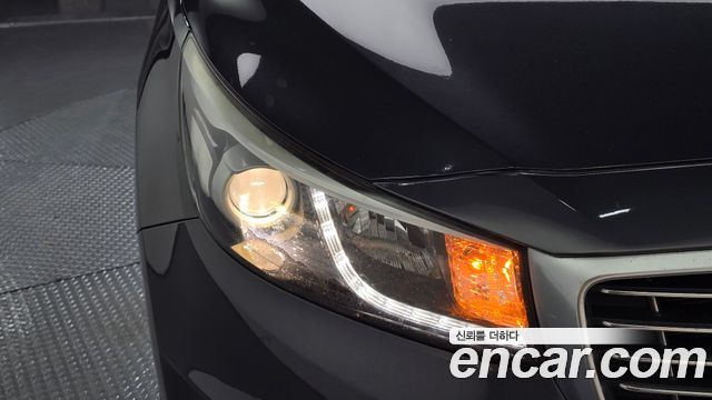 Kia Canival 2015 — photo 8