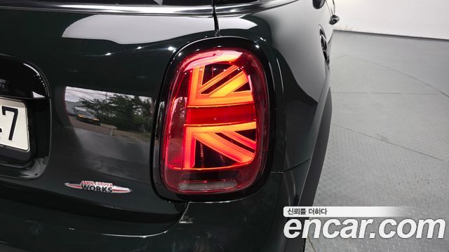 Mini Cooper 2023 — photo 9