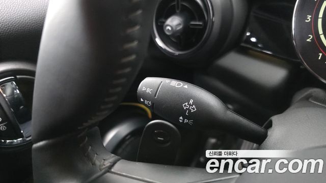 Mini Cooper 2023 — photo 28