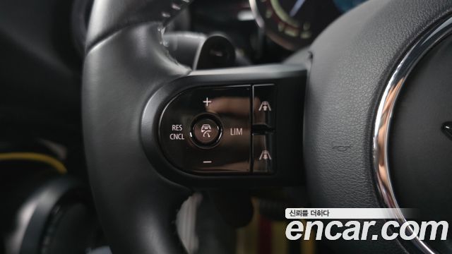 Mini Cooper 2023 — photo 32