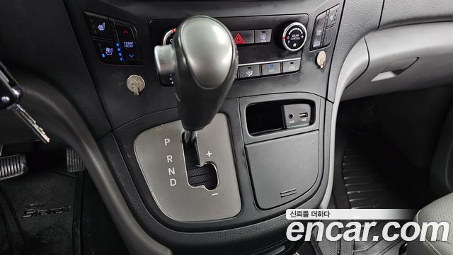 Hyundai Starex 2019 — photo 12