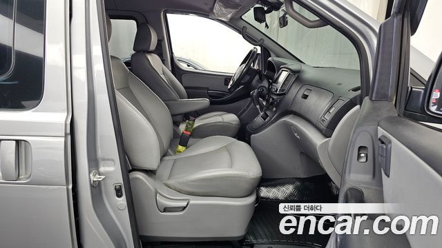 Hyundai Starex 2019 — photo 17