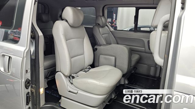 Hyundai Starex 2019 — photo 18