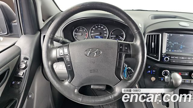 Hyundai Starex 2019 — photo 19