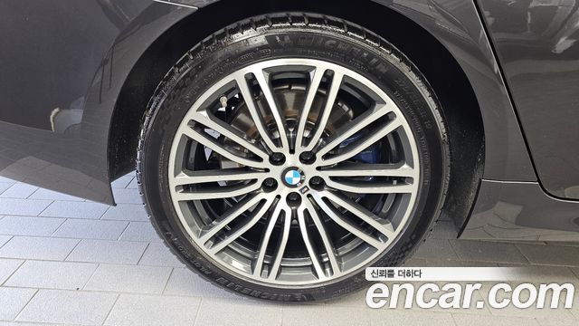 BMW 5-Series 2020 — photo 5