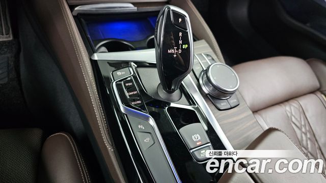 BMW 5-Series 2020 — photo 9