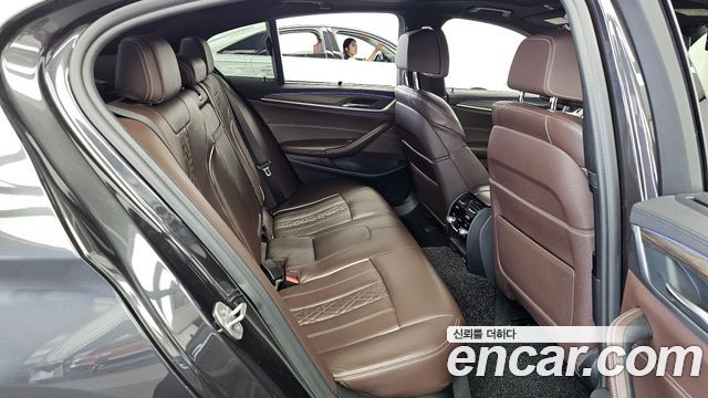 BMW 5-Series 2020 — photo 12