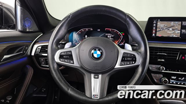 BMW 5-Series 2020 — photo 13