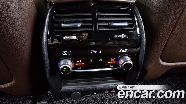 BMW 5-Series 2020 — photo 18