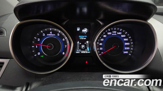 Hyundai AVANTE 2011 — photo 11