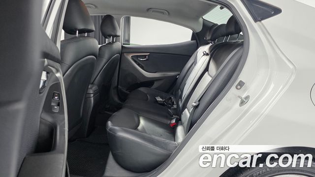 Hyundai AVANTE 2011 — photo 18