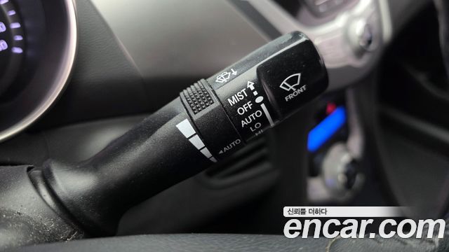 Hyundai AVANTE 2011 — photo 25