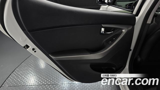 Hyundai AVANTE 2011 — photo 15