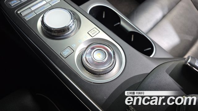 Genesis GV70 2021 — photo 12